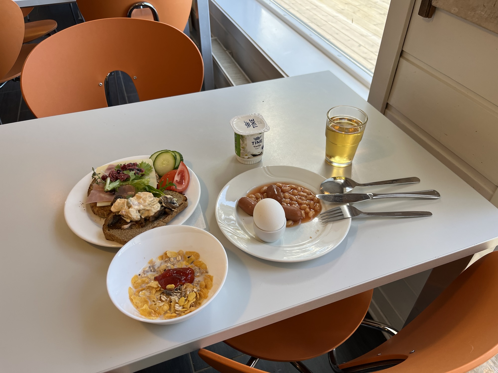 朝食の一部(ユースホステル)